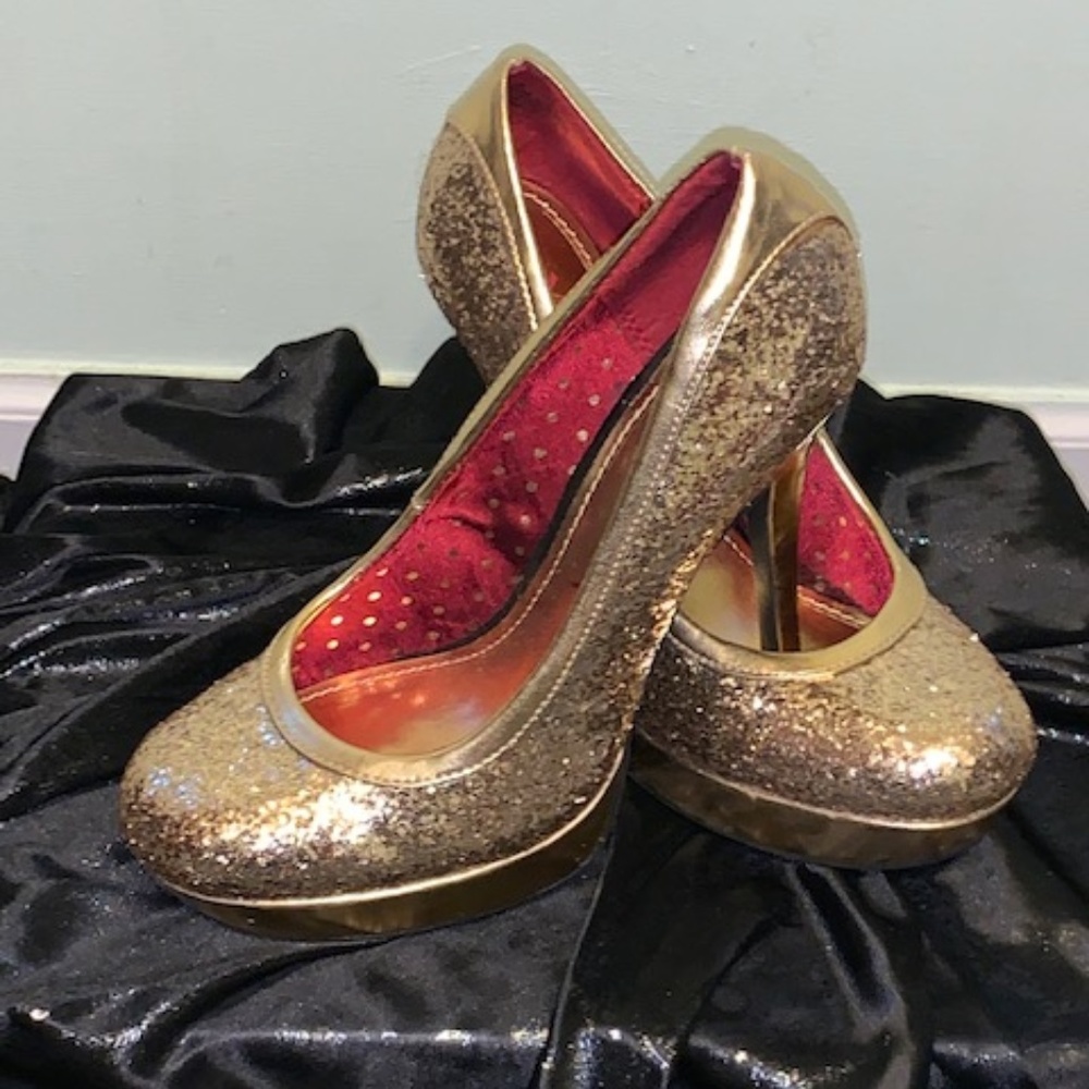 XOXO  Wedge Shoes